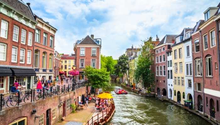 Canal de Utrecht na Holanda é o canal mais antigo do mundo