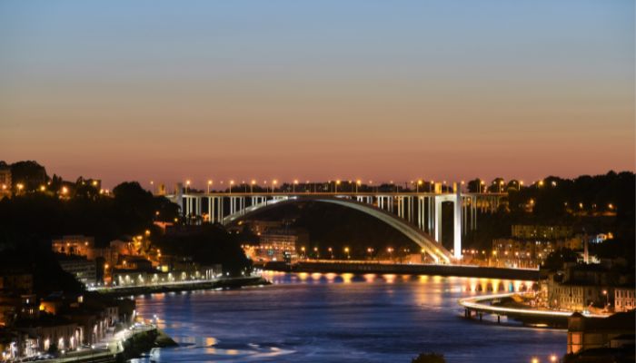 O Inesquecível Cruzeiro Porto-Pinhão, Incluindo Roteiro de 4 Dias no Porto